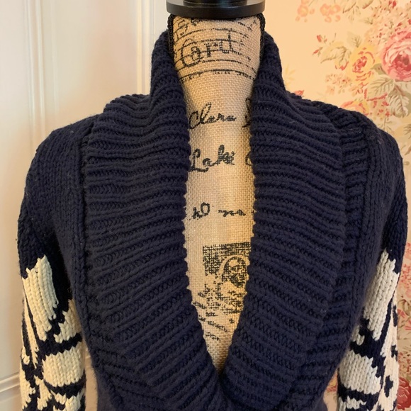 American Eagle | Chunky Navy and White Sweater - Picture 3 of 9